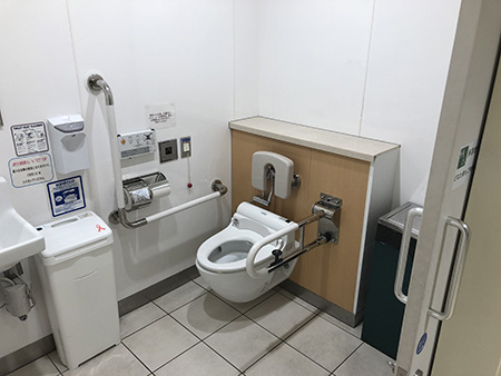 フレンテ１階には左片麻痺用トイレがあります。